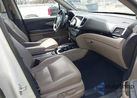 2017 Honda Pilot Touring z USA, uszkodzony, nr VIN 5FNYF6H99HB102367